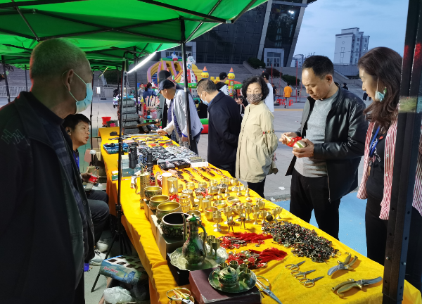 五一假期塔城地區商品銷售火熱，日用百貨銷售額預計達1.41億